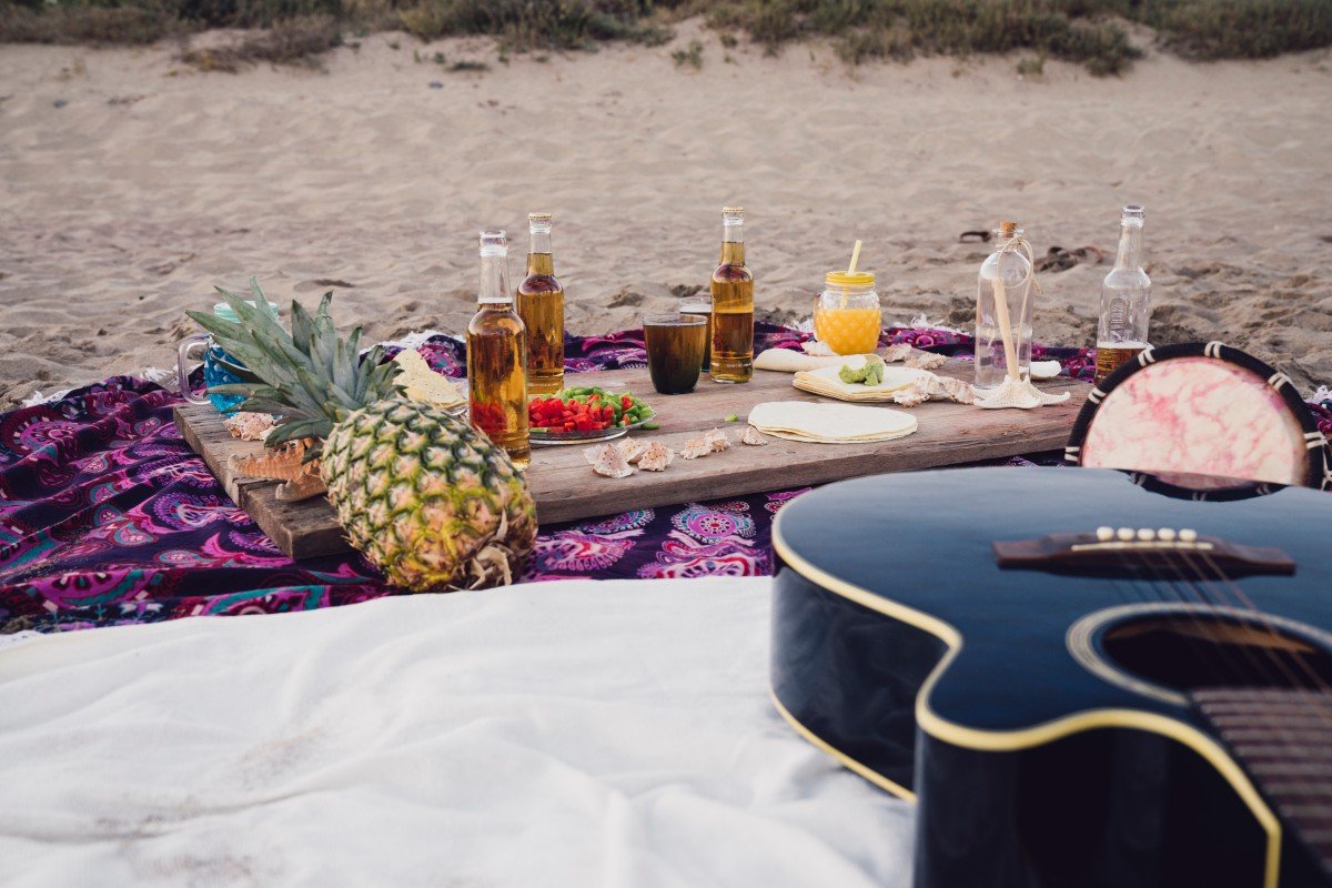 food drinks guitar beach (1) (1)